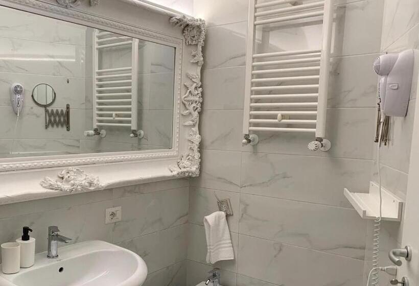 חדר אקונומי, Eccelso Suites