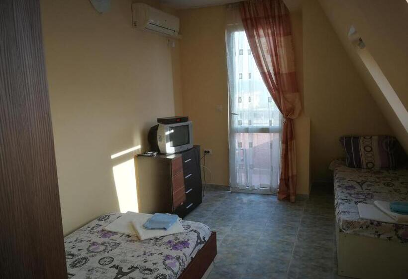 Люкс Deluxe 2 Спальни, Femili Hotel Diveda