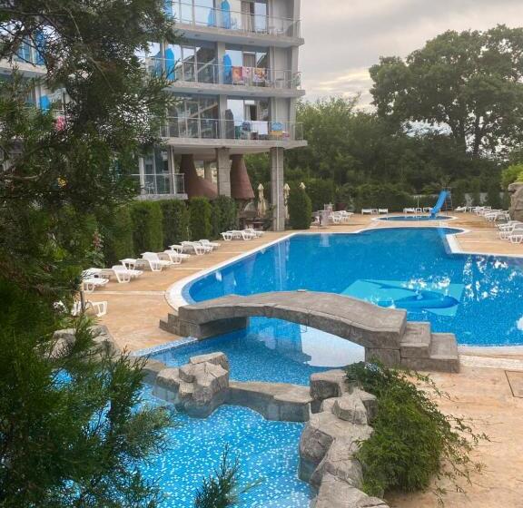 Номер Стандарт Вид на Море Боковой, Kamenec