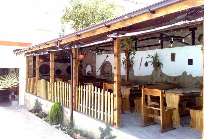 Четырехместный Номер Стандарт с Балконом, Marianas Guesthouse