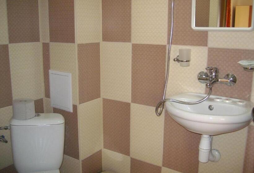 Четырехместный Номер Стандарт с Балконом, Marianas Guesthouse