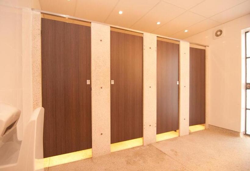 تختخواب در اتاق مشترک, Kangaroo Inn