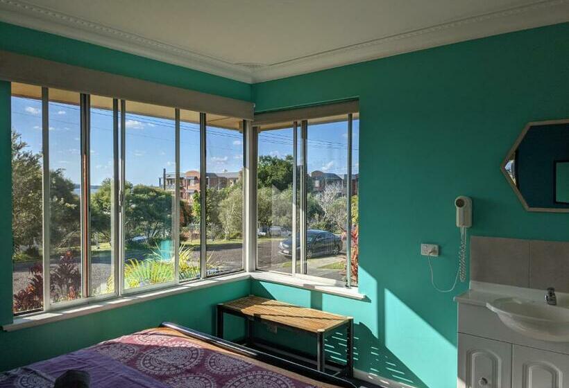 스탠다드 룸 공동 욕실, Ozzie Pozzie Backpackers   Port Macquarie Yha