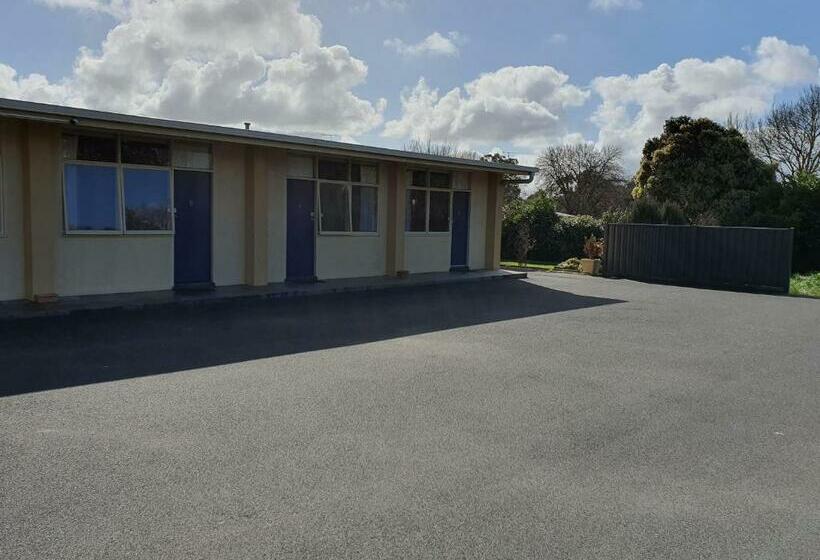 اتاق استاندارد, Tower Motor Inn