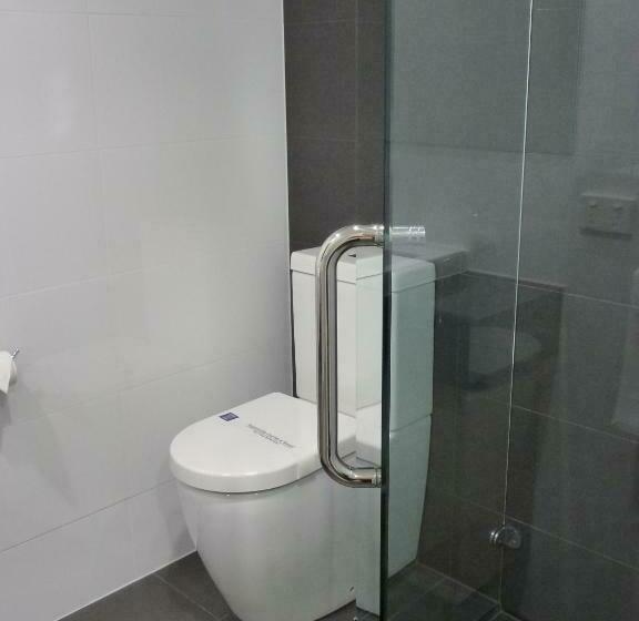 디럭스 룸, Tower Motor Inn
