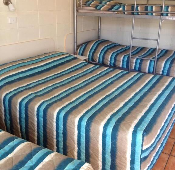 Семейный Номер, Sunburst Motel