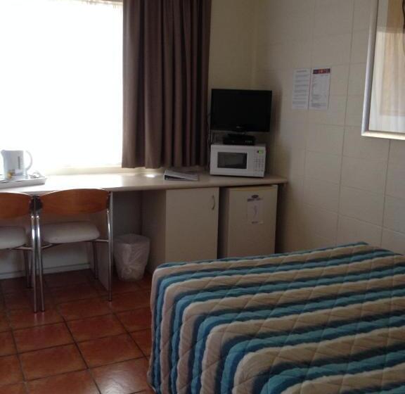 Семейный Номер, Sunburst Motel