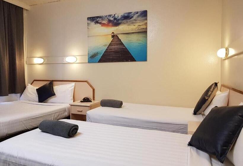 Семейный Номер, Wattle Tree Motel