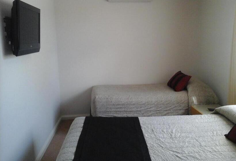 Люкс 2 Спальни, Willows Motel