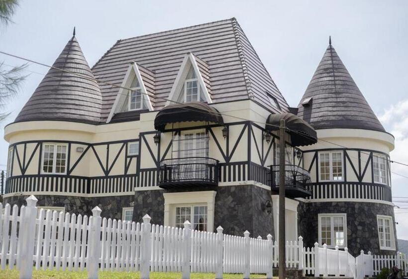 بانگلوی استاندارد, Maple Castle