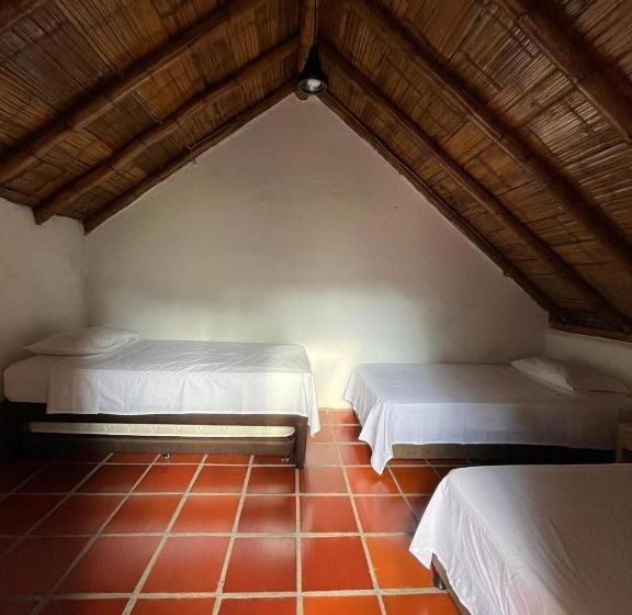 Кровать в Общей Комнате, Cabañas Monteleón Paicol  Huila