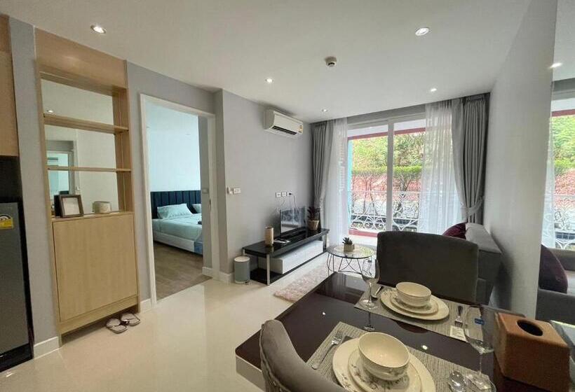 Четырехместный Номер Стандарт, Grande Caribbean Resort Pattaya