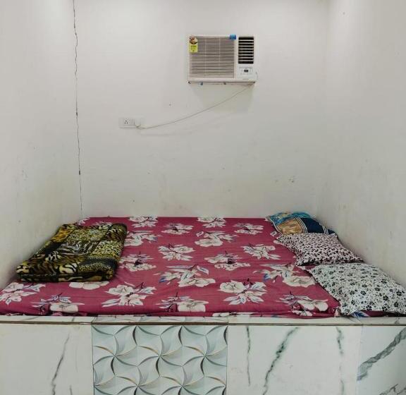 سوییت لوکس, Family Suites By Parinay
