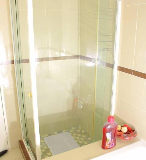 اتاق لوکس, Kunzi B&b