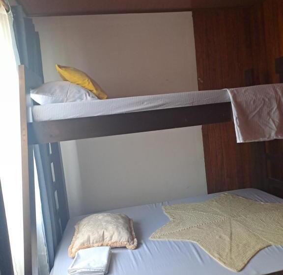 اتاق ساده سه‌ نفره, Hostel Casa Mar