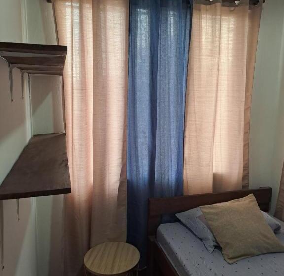 اتاق عادی یک تخته, Hostel Casa Mar