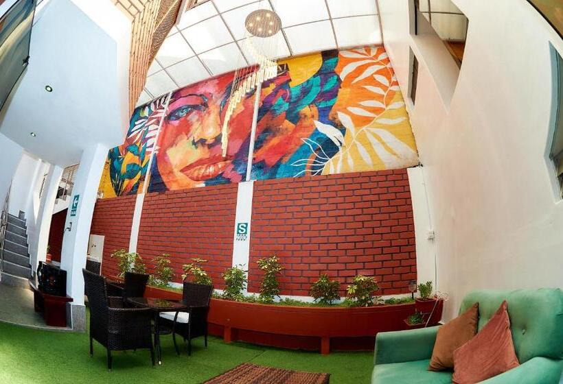 سوئیت با وان آب گرم, Sillary Hostal Sede Cayma