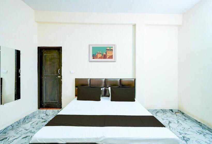 Трехместный Номер Классика, Oyo Hotel S 11