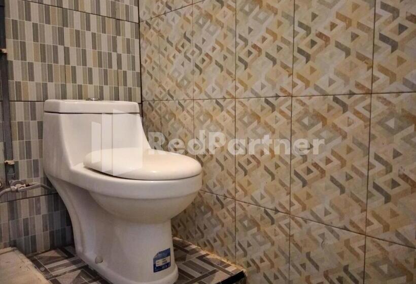 Номер Стандарт, Lh101 Guest House Syariah Near Makam Sunan Bonang Redpartner