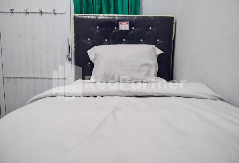 Номер Стандарт Индивидуальный, Lh101 Guest House Syariah Near Makam Sunan Bonang Redpartner