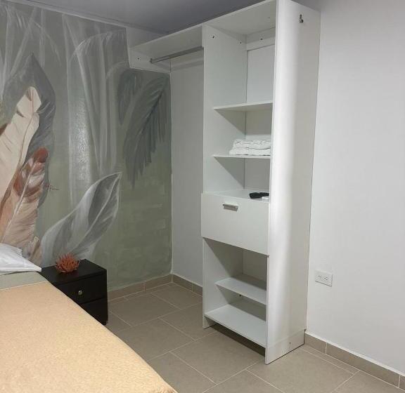 标准间, Leonor’s Guest House