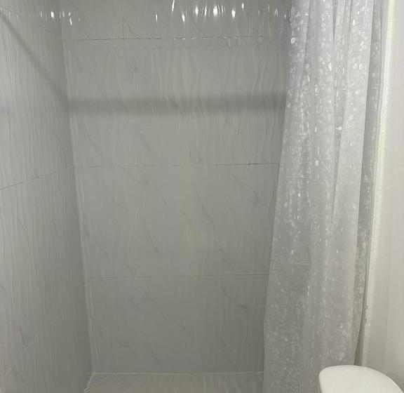 Basis Zimmer, Leonor’s Guest House
