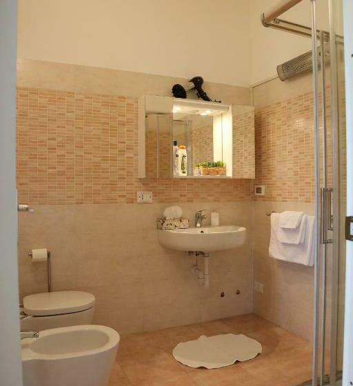 غرفة قياسية مزوَّدة بشُرفة, B&b Da Lu