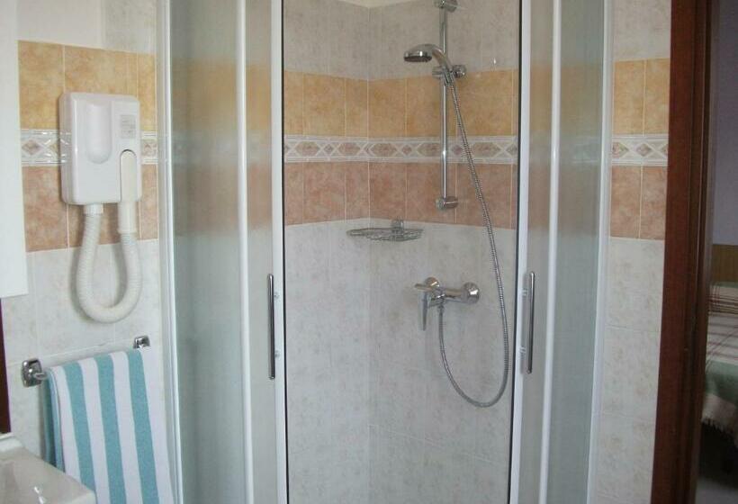 חדר סטנדרט לשלושה, Albergo Breglia
