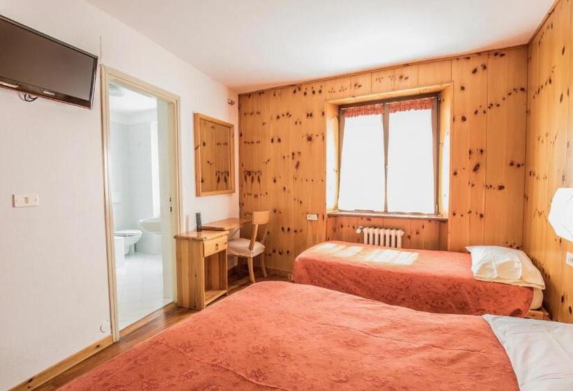 Номер Стандарт Трехместный, Albergo K2
