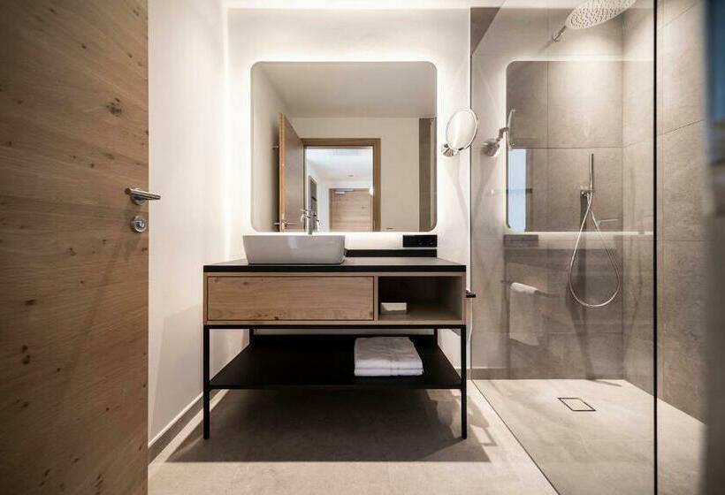标准间带阳台, Belvedere   Adults Only   14 Plus