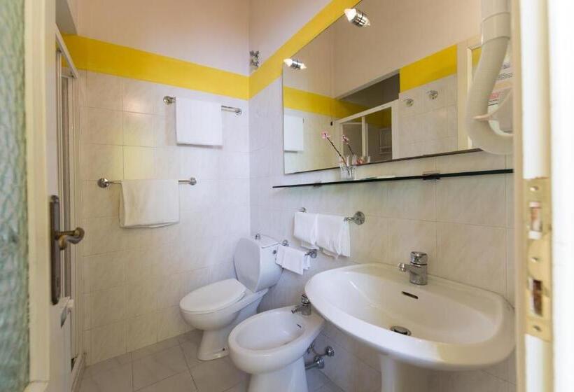 Habitación Estándar, Biagiotti