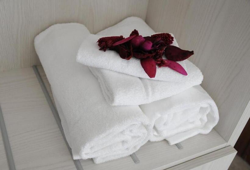 Romantic Room, Rombino