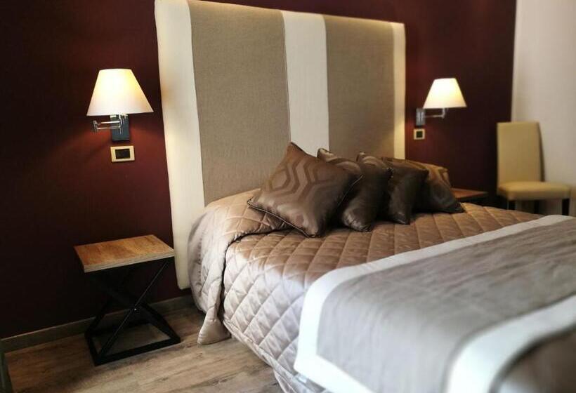 غرفة ديلوكس, Rombino