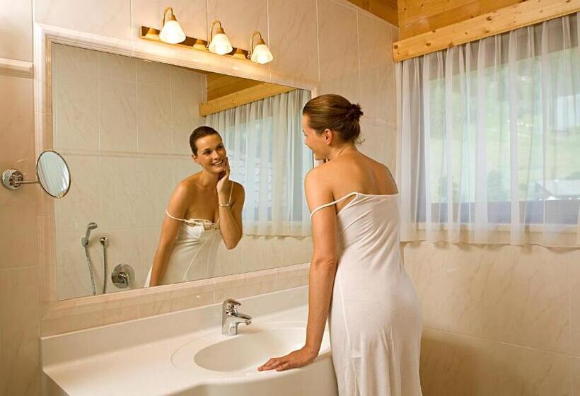 سوییت جونیور لوکس, Savoy Dolomites Luxury & Spa