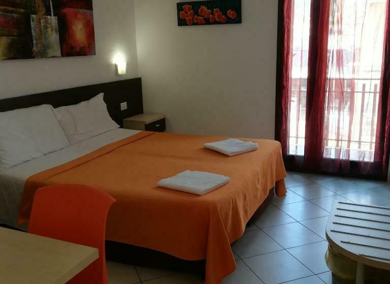 Номер Стандарт с Балконом, La Locanda Del Mare B&b