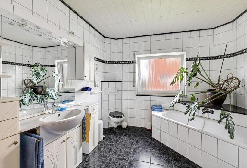 Номер Deluxe, B & B & Theetuin Bathorn
