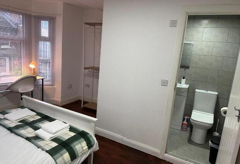 Номер Стандарт, Stratford Guesthouse