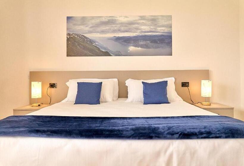 اتاق استاندارد با چشم‌انداز دریاچه, Moniga Resort