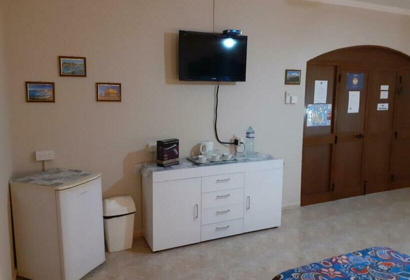 اتاق راحتی سه تخته, Black Gold Private Room