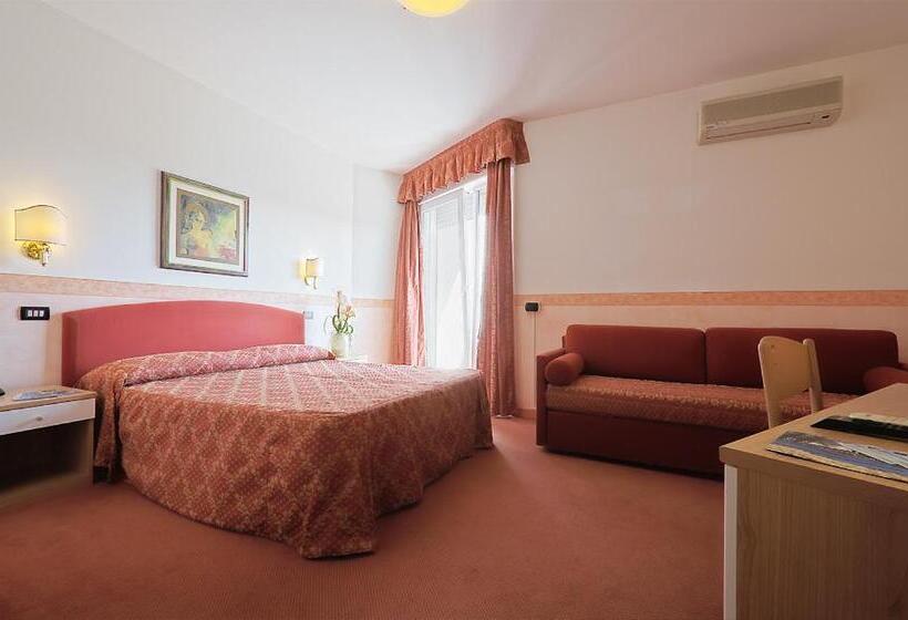 Четырехместный Номер Стандарт, Carlton