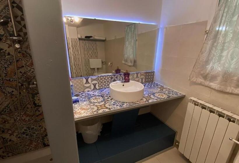 اتاق استاندارد سه نفره, Residence Al Lago