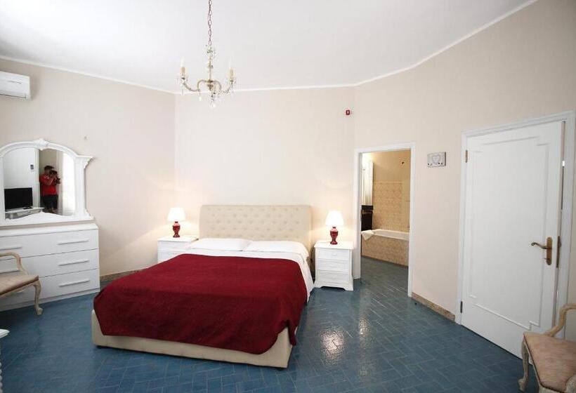 Suite with Terrace, Residence Al Lago