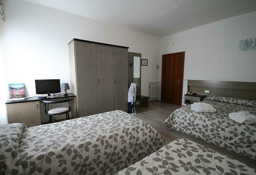 חדר סטנדרט לארבעה, Scoiattolo