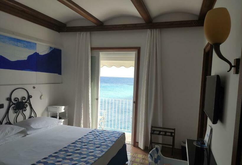 Quarto Estandar, Taverna Del Capitano