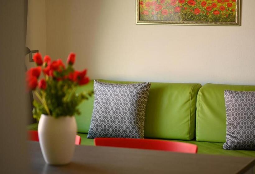 Семейные Апартаменты, Gardesana Active Apartments