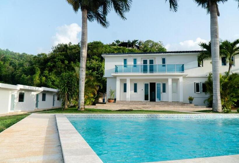 سوییت لوکس, Manati World Point Inn
