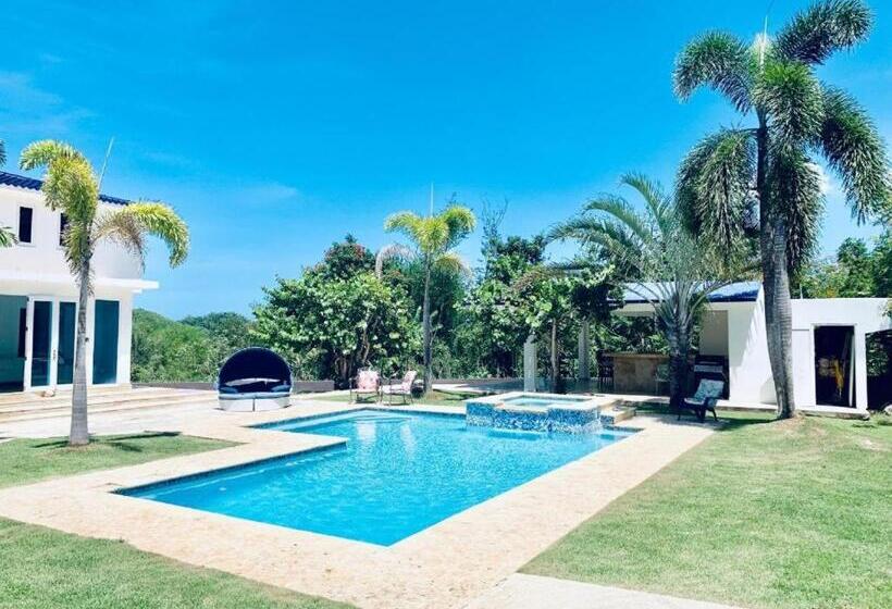 سوئیت جونیور خانوادگی, Manati World Point Inn