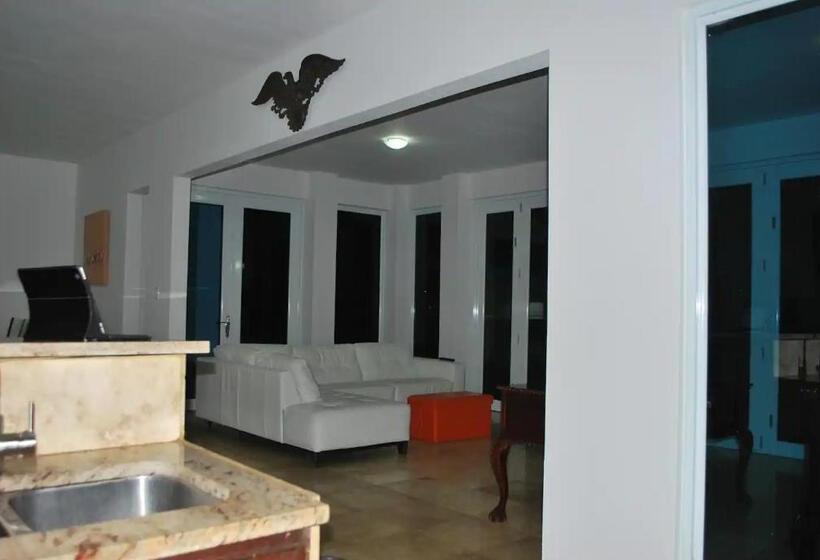 سوییت, Manati World Point Inn