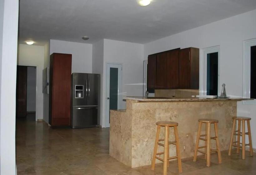 سوییت, Manati World Point Inn