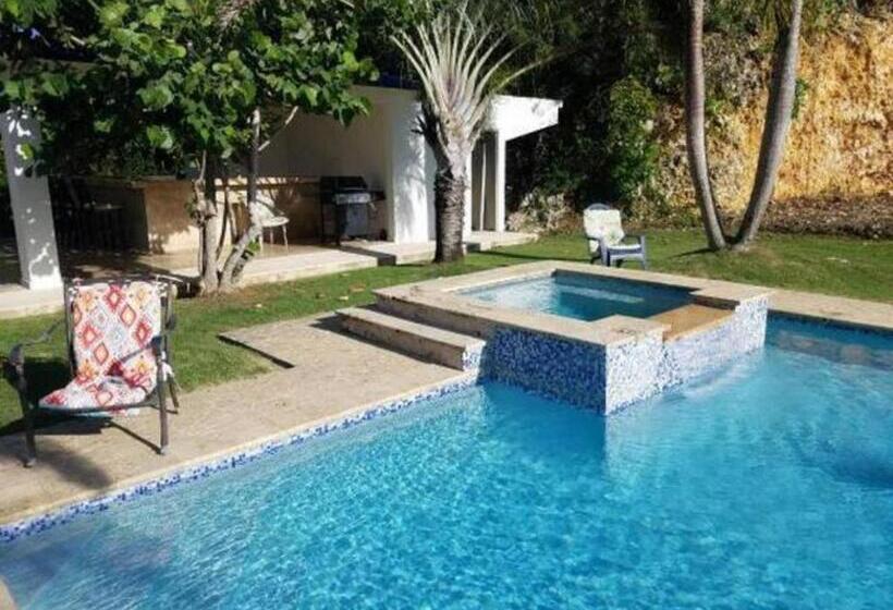 سوییت لوکس, Manati World Point Inn